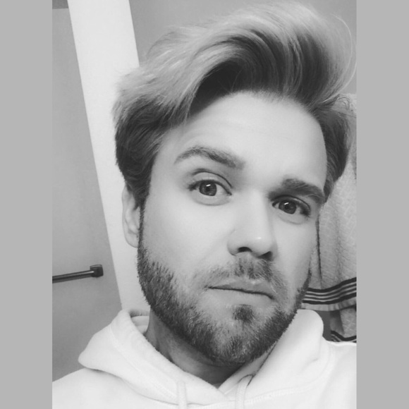 Meet your Posher, Josh - Picture 1 of 1